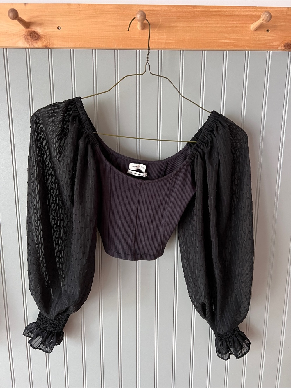 Urban Outfitters Black Puff-Sleeve Cropped Top